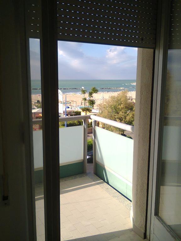 Hotel Flaminio Cattolica Exterior photo